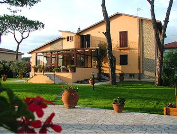 B&B Villa Acero Marina Di Carrara Exteriér fotografie